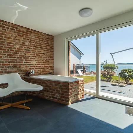 Holiday home Ferienhaus-ankerplatz-in-alt-reddewitz-auf-ruegen *