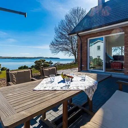 Ferienhaus-ankerplatz-in-alt-reddewitz-auf-ruegen Holiday home